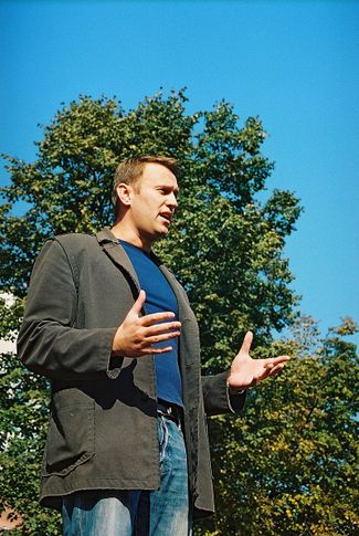 Then the executive secretary of the “Committee to Protect Muscovites,” Alexey Navalny speaks in the summer of 2006 at a rally organized by the “DA!” movement in support of Moscow technical schools, which the city had decided to demolish and replace with residential and commercial buildings. Russia’s Federal Anti-Monopoly Service later <a href="https://echo.msk.ru/programs/town/46466/" target="_blank">overturned</a> the city’s policy. The Committee to Protect Muscovites was founded in 2004 to combat illegal land development.