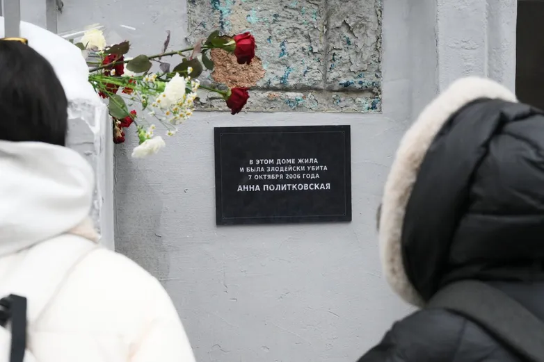 Russian neo-Nazis claim responsibility for vandalizing memorial to slain journalist Anna Politkovskaya
