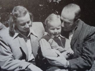 Бабушка Марианна и дедушка Марк с сыном Гидоном