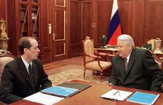 Александр Вешняков с президентом России Борисом Ельциным после выборов в Госдуму, декабрь 1999 года
