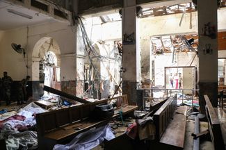 Разрушения внутри церкви святого Антония