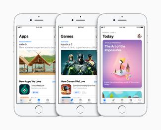 Вкладки с играми, приложениями и материалами от редакции App Store