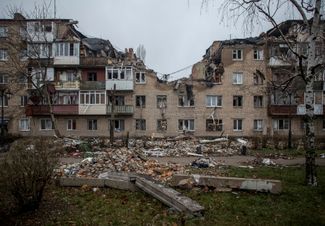 Жилая пятиэтажка, разрушенная попаданием российской ракеты
