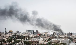 Начиненный взрывчаткой автомобиль взорвался в центре Эрбиля — столице иракского Курдистана. Ирак, 17 апреля 2015 года