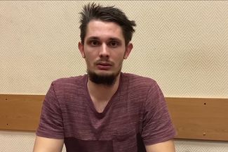 Александр Цилык после задержания сотрудниками ФСБ РФ. Стопкадр из оперативного видео