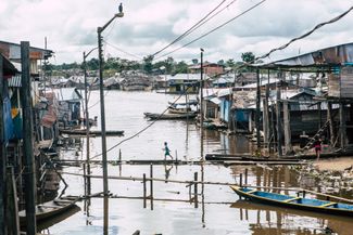 Белен — район перуанского города Икитос, главного порта верхней Амазонки. Экономика района основана на рыболовстве и речной торговле. В Белене нет канализации и водоснабжения.