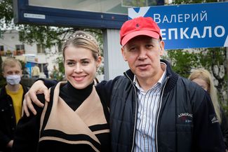 Валерий Цепкало с женой незадолго до отъезда из Белоруссии. Май 2020 года