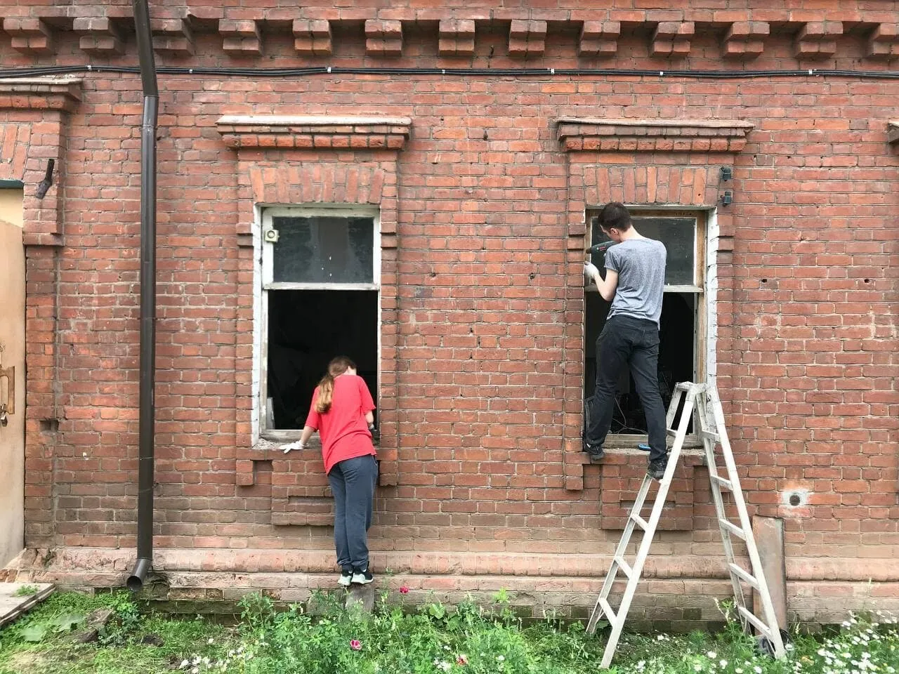 Главный принцип — новое не вредит старому» Зачем покупать дореволюционную  усадьбу и сколько стоит ее восстановление? Рассказывают историк,  учительница, краевед и архитектор, реставрирующие свои старые дома — Meduza