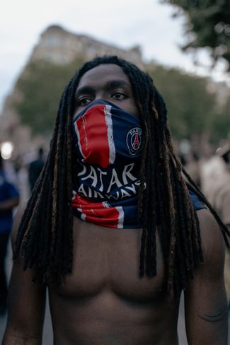 Paris Saint-Germain fans on the Champs-Élysées