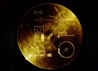 Обложка пластинки «Звуки Земли», которая была размещена на космических аппаратах «Вояджер-1» и «Вояджер-2». 1977 год