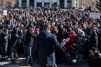 В Новосибирске Навальный выступил на митинге против повышения тарифов ЖКХ. 19 марта 2017 года