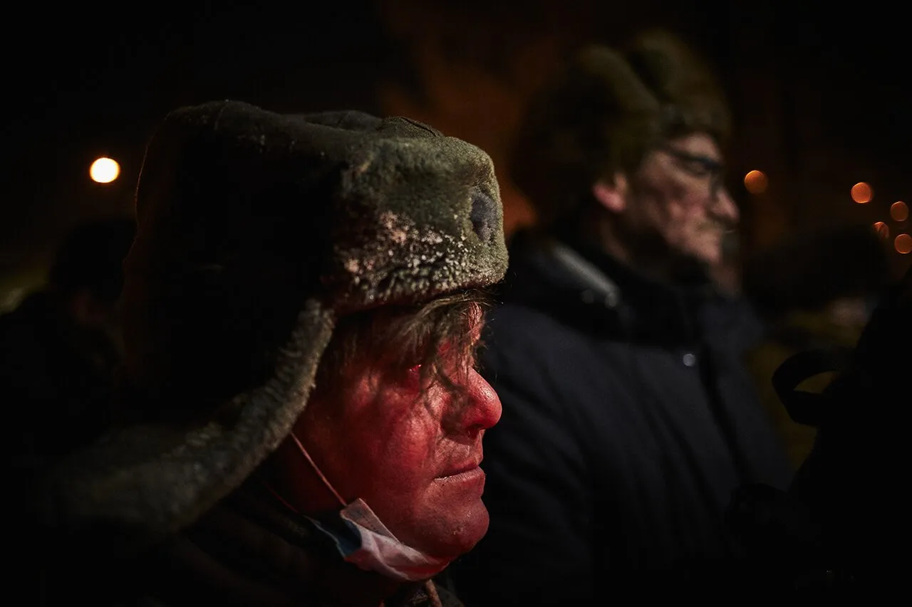 Я на вас, устроившихся в этой жизни, смотрю, как на рыбок в аквариуме  Спецкор «Медузы» Ирина Кравцова провела несколько дней с бездомными людьми,  стараясь понять, почему они не могут перестать быть бездомными —