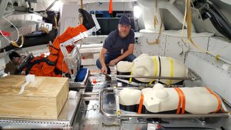 В октябре 2019 года на базе NASA в Хьюстоне была проведена «проверка соответствия» всех экспериментов, выполняемых в ходе миссии «Артемида-1». В ходе проверки было впервые протестировано, как Хельга и Зоар займут свои места в корабле «Орион»