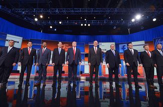Кандидаты в президенты США от Республиканской партии на дебатах в Кливленде. Дональд Трамп — пятый слева.
