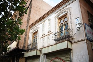 Одно из сохранившихся старых уйгурских зданий в историческом центре города