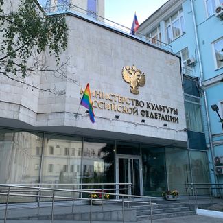 From protests in Lubyanka to escaping as a courier. The last peaceful years and the first months of the war in Russia through the eyes of Maria Alekhina Her new book “Politics. How to Survive in (of) Russia”