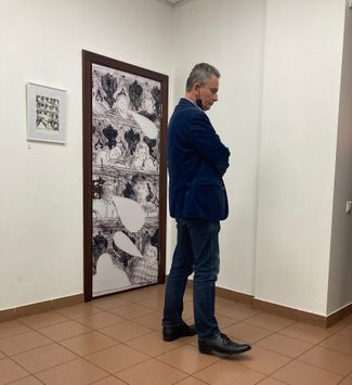 Директор Польского культурного центра Петр Сквечиньский все это время оставался в офисе «Мемориала»