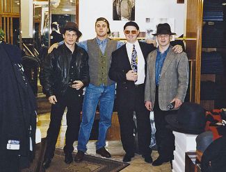 Слева направо: Андрей Пылев, Сергей Ананьевский, Григорий Гусятинский и Сергей Буторин, предположительно первая половина 1994-го