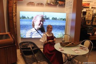 Marina Nozhenko at the Kizhi Museum’s stand in Moscow at the 2017 “Intermuseum” festival