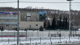 «Этого человека не было и нет, этого фильма не было и нет» Учитель Павел Таланкин снял документальное кино о пропаганде в школе Карабаша. «Новая вкладка» рассказывает, как к этому относятся герои картины и другие жители города