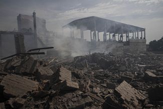 Вид на керамический завод в Славянске, разрушенный в результате российского ракетного удара