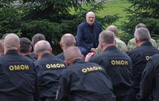 Lukashenko speaks with riot police and OMON special forces commanders in Minsk. August 21, 2020.