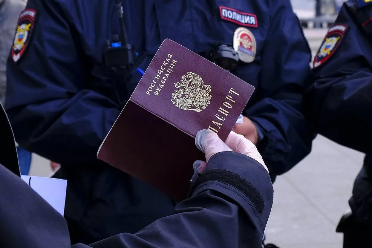 Пить героин Понятые в деле Ивана Голунова были подставными. Теперь Голунов  рассказывает, как устроена эта система, позволяющая отправить в тюрьму  любого человека — Meduza