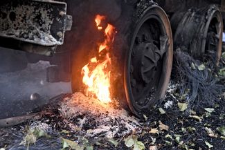 A burnt car on the highway near Sudzha. August 8, 2024.