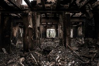 Разрушенная школа в Купянске