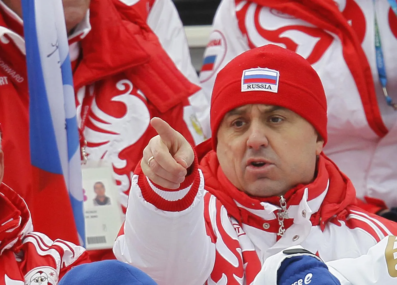 chinovnik fantasticheskoj vyzhivaemosti