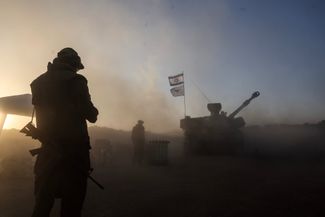 Израильские военные на юге страны у границы с сектором Газа, 6 ноября 2023 года