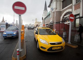 Такси на автоматизированной парковке у Ярославского вокзала