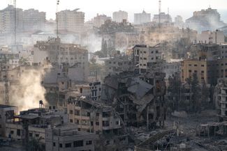 Последствия авиаударов по Газе, 11 октября 2023 года. Помимо военных объектов, Армия обороны Израиля атакует дома, в которых живут высокопоставленные члены ХАМАС.