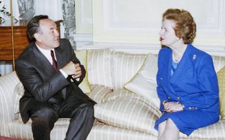 Nazarbayev with former British Prime Minister Margaret Thatcher in Great Britain. December 13, 1991.