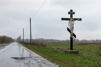Крест на дороге под Гостомелем