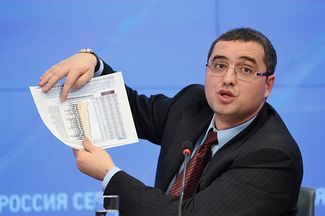 Ренат Усатый на пресс-конференции в Москве 29 ноября 2014-го