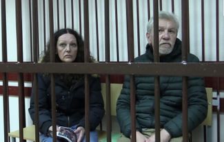 Людмила Разумова и Александр Мартынов в суде