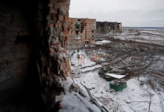 Жилые дома после боев в городе Волноваха Донецкой области