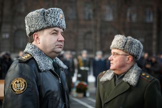Степан Полторак (слева). Киев, 12 марта 2015 года