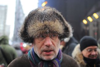 Boris Akunin at the rally on Sakharov Street. December 24, 2011