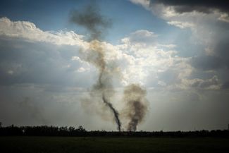 Дым на линии фронта в Николаевской области