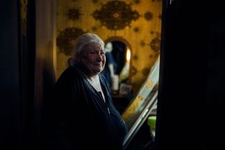 Пожилая жительница Николаева