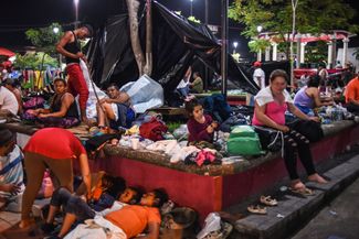 Мигранты на привале в штате Чьяпас, Мексика. 22 октября 2018 года