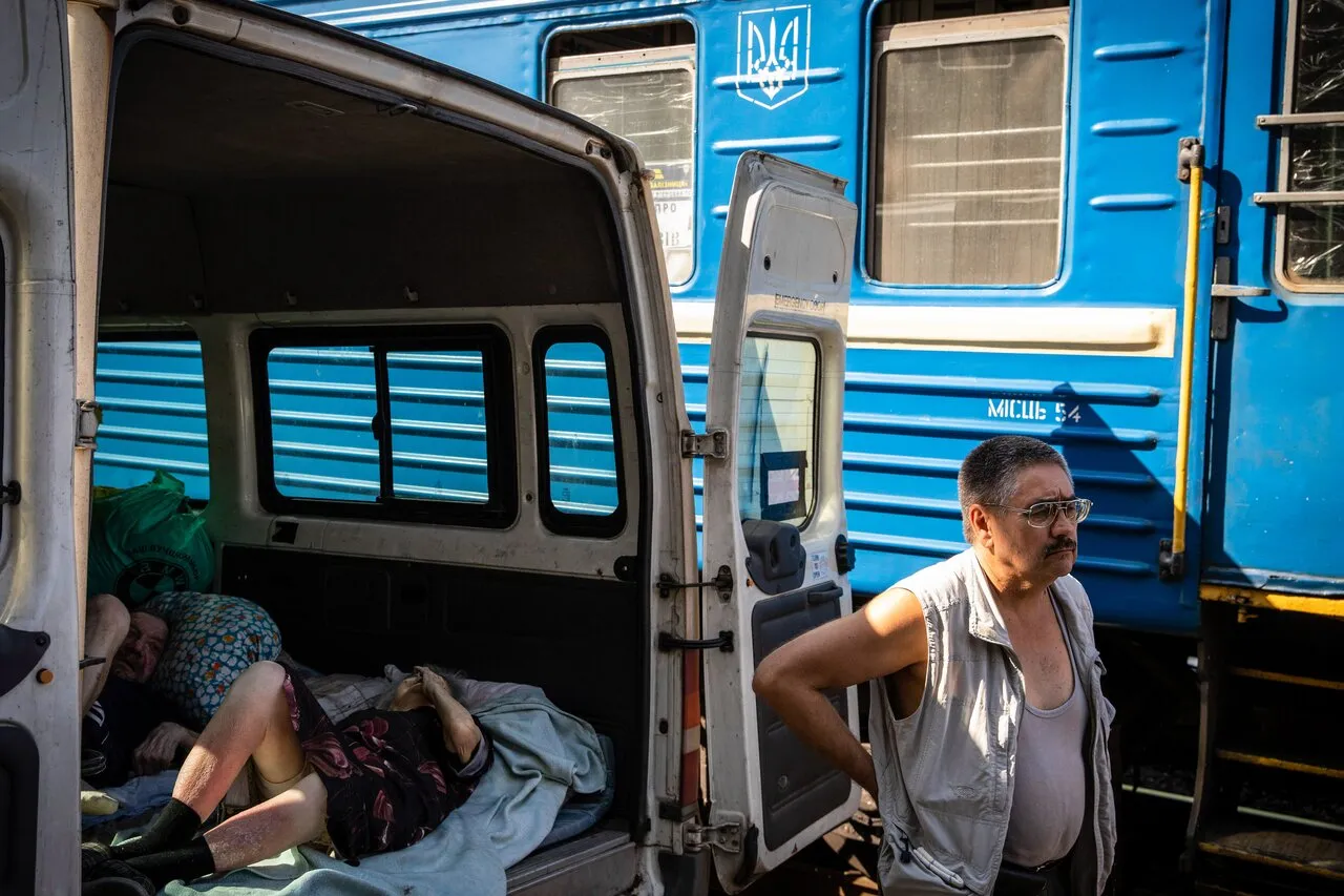 Война. Сто шестьдесят шестой день. Фотографии Служащие ВСУ на передовой в  Николаевской области. Эвакуация из Покровска. Каникулы в Донецкой области —  Meduza