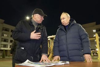 Putin and Khusnullin in Mariupol