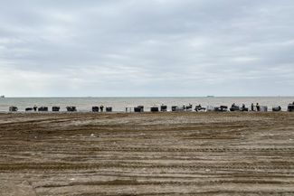 Rescue services are clearing the beach and sea of ​​oil. Tuapse. April 25, 2026