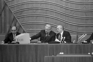 Mikhail Gorbachev, Boris Yeltsin, and Askar Akayev (the future president of Kyrgyzstan) at a session of the Congress of People's Deputies of the USSR. December 17, 1990.