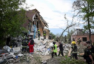 В результате российского авиаудара были повреждены 35 жилых домов, 86 гаражей и 22 автомобиля