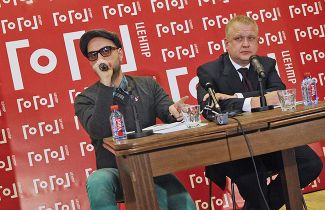 Кирилл Серебренников и Сергей Капков во время пресс-конференции, посвященной дню рождения «Гоголь-центра», 3 февраля 2014 года