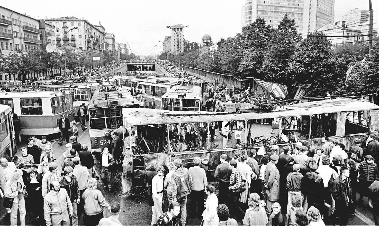 10 фотографий, объясняющих события августа 1991 года в Москве — Meduza